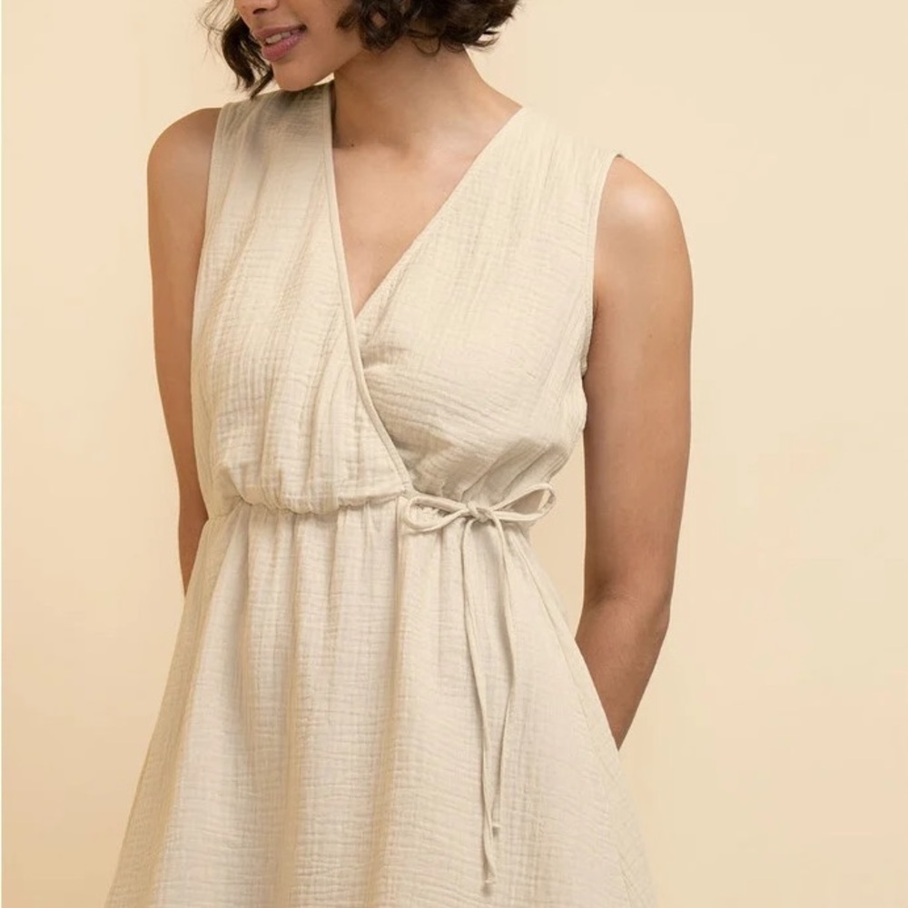 NWT Ricki’s Cap Sleeve Cross-Over Dress with Side-Tie - Picture 2 of 9